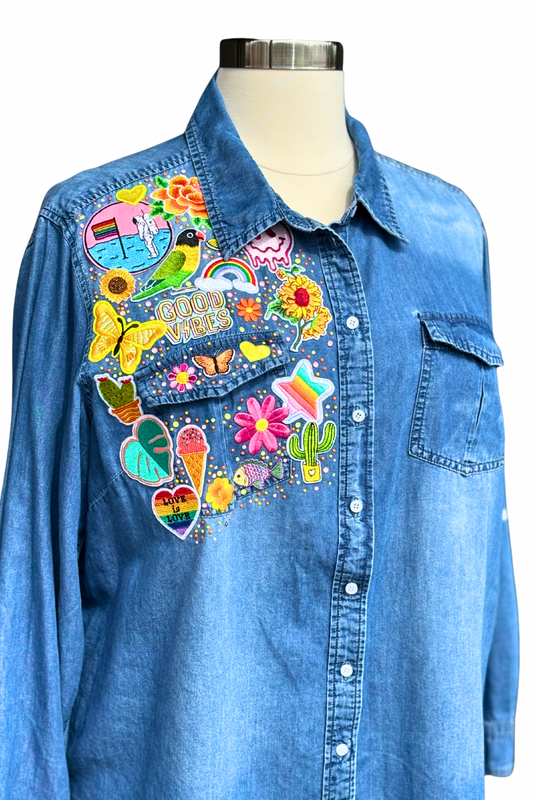 Art Teacher Patch Button Up Top - Size 22/24